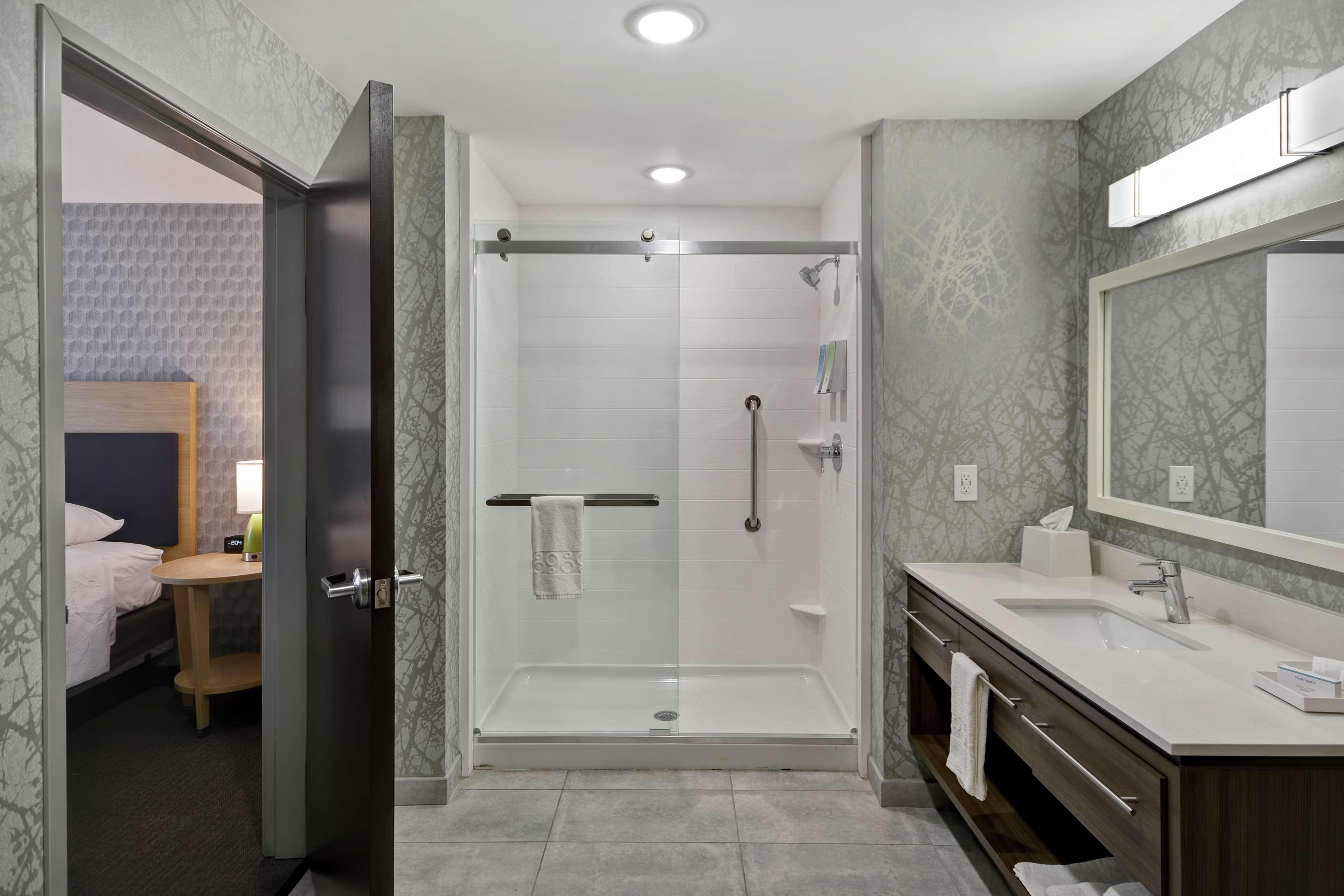 Home2 Suites By Hilton Grand Rapids North Walker Exterior photo