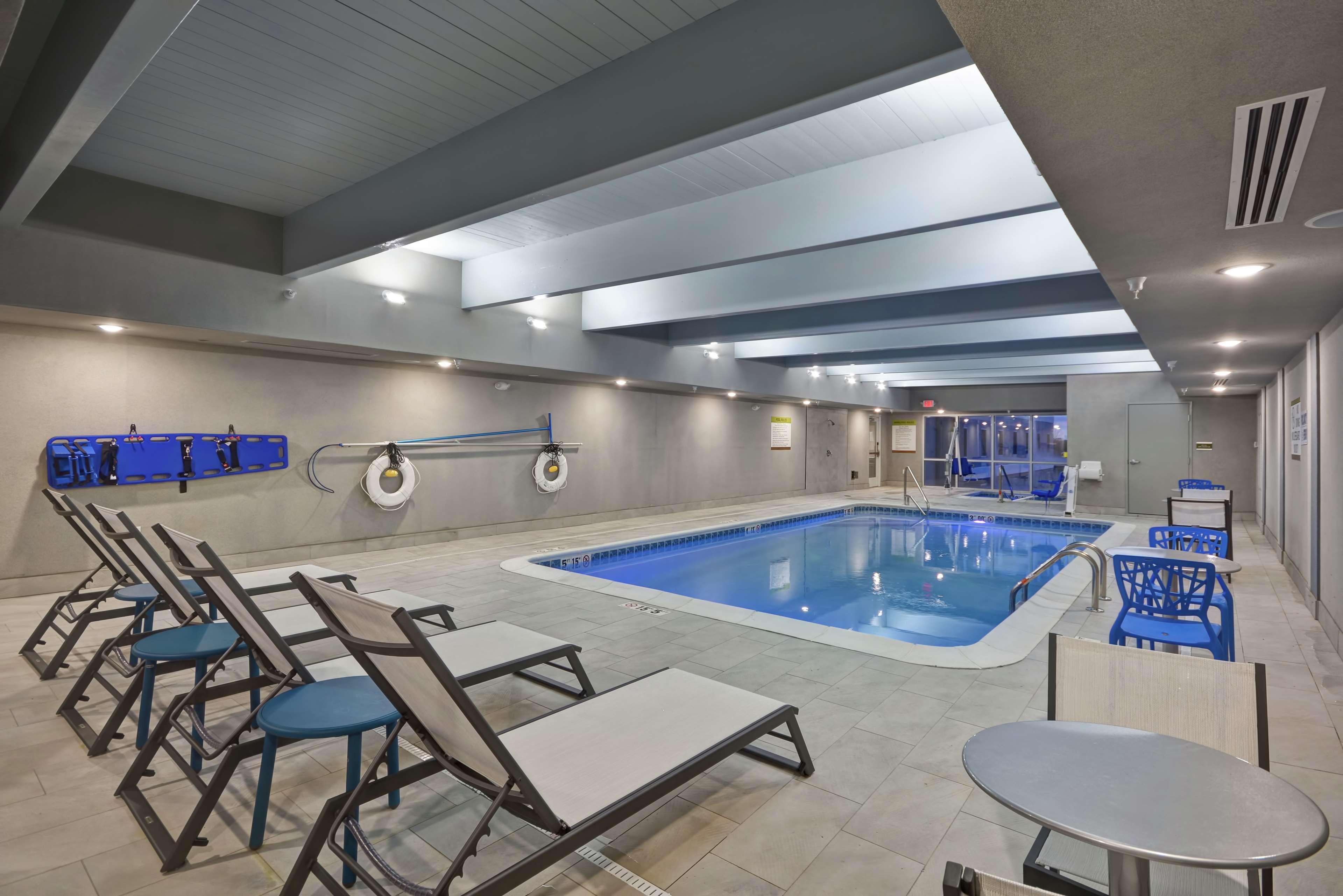 Home2 Suites By Hilton Grand Rapids North Walker Exterior photo